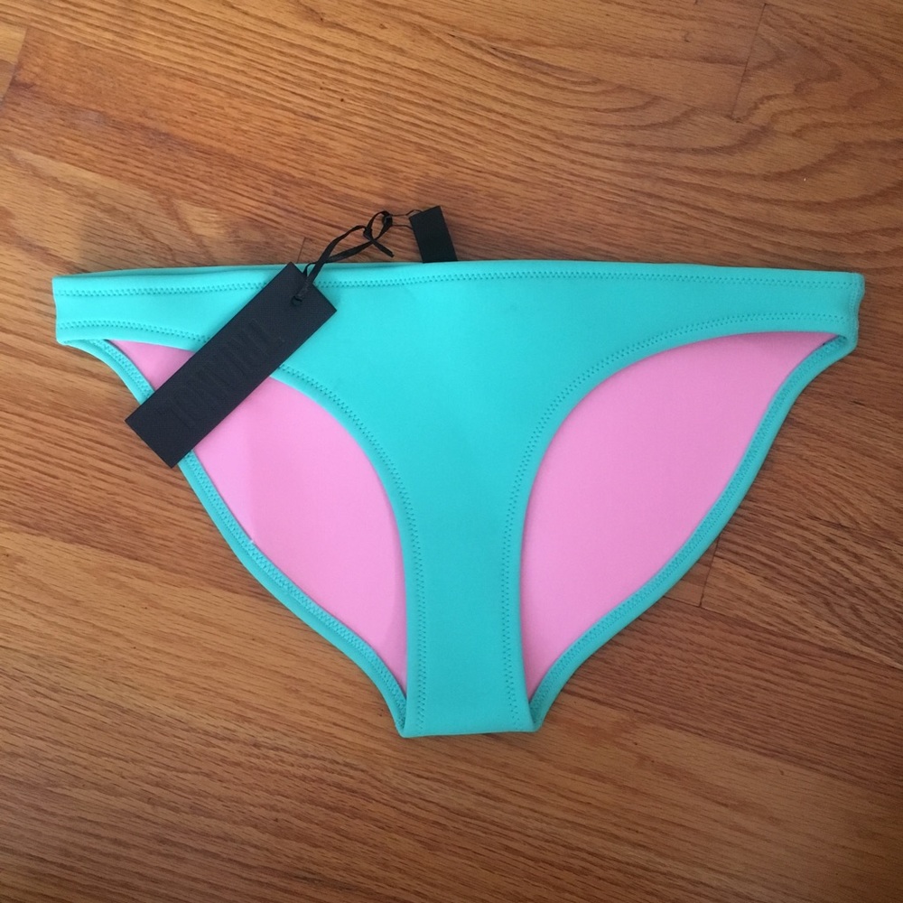 BRAND NEW Triangl Bikini Bottoms - size L